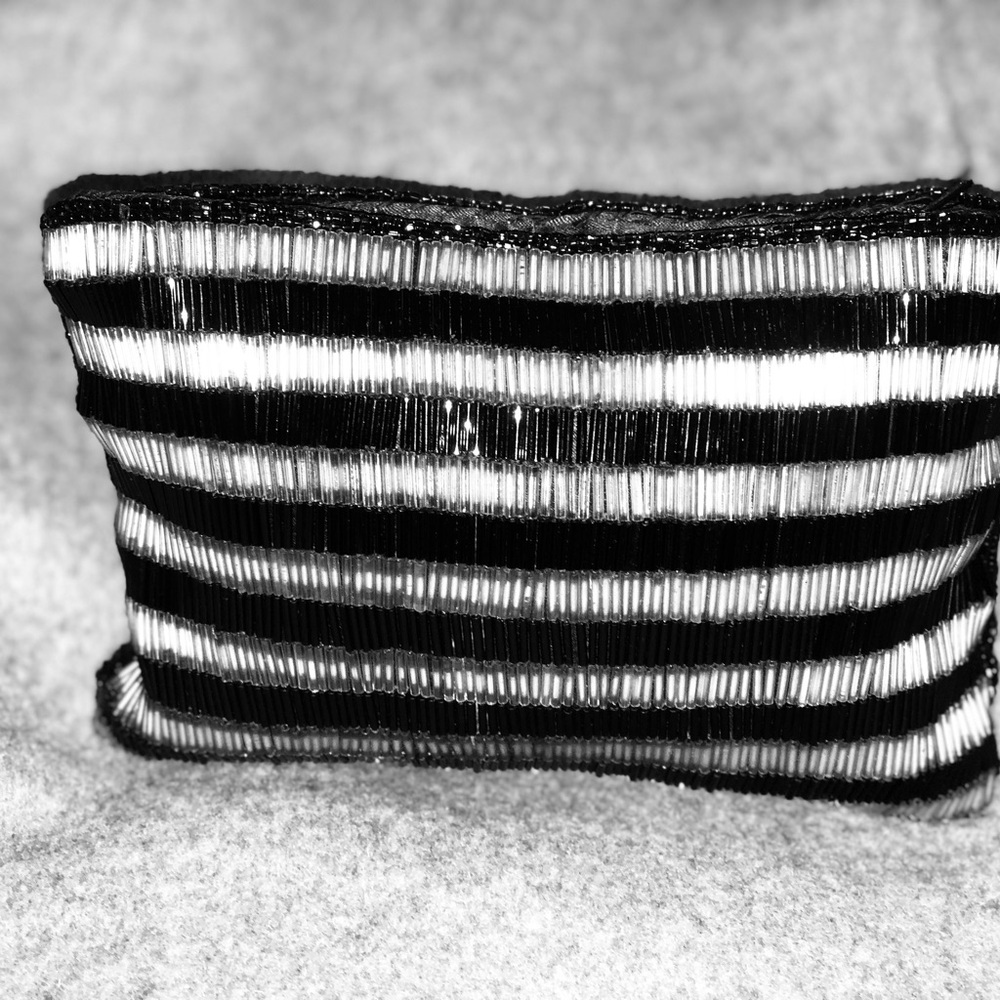 Purse - Picture 2 of 3